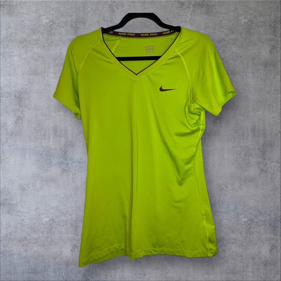 Nike Tops - Nike Pro Green Short Sleeve Tee